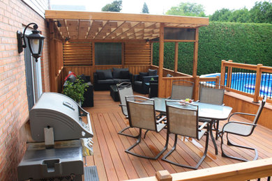 Deck - traditional deck idea in Montreal