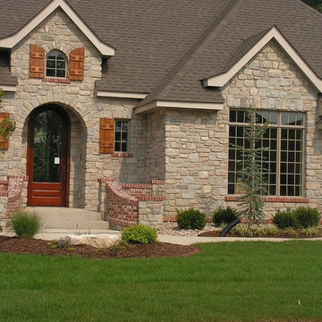 Stratford Natural Stone Veneer Ranch Style Exterior