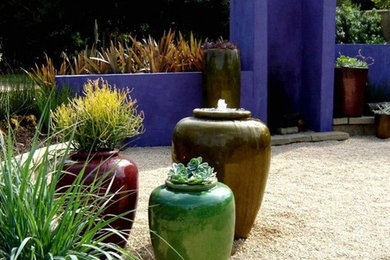 Photo of a contemporary landscaping in Los Angeles.