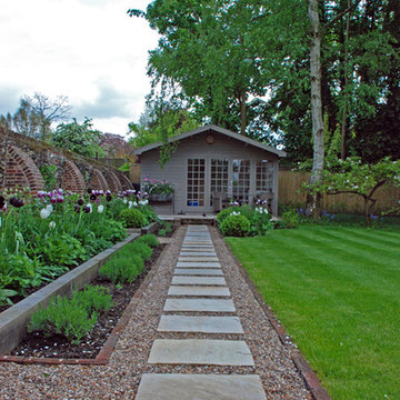 Cottage and vegetable garden - Traditional style