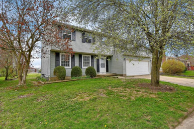 Example of an exterior home design in Columbus