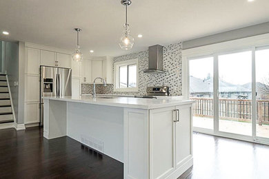 Inspiration for a contemporary kitchen remodel in Toronto
