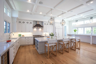 Trendy kitchen photo in San Diego