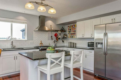 Example of a kitchen design in Denver