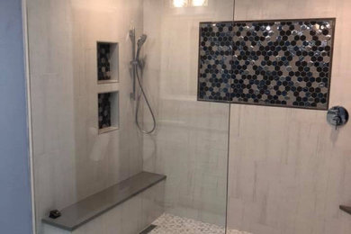 Bathroom - traditional bathroom idea in Tampa