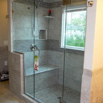 Custom Glass Panel Door Panel Shower Units