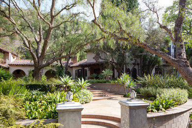 Example of an exterior home design in Los Angeles