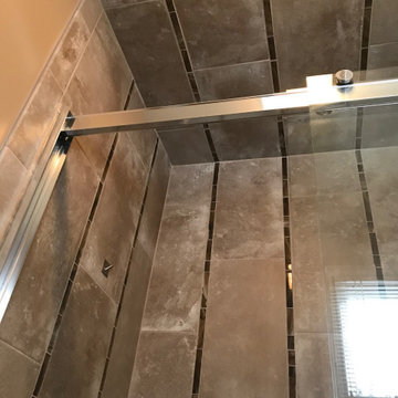 Midland - Transitional Bathroom