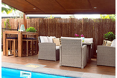 Inspiration for a tropical home design in Cairns.