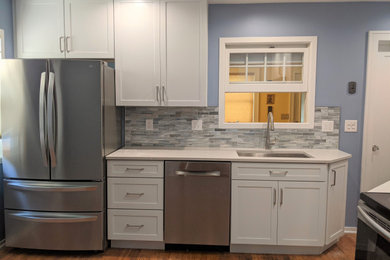 Transitional kitchen photo in Detroit