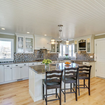 260 Bay Shore Dr.