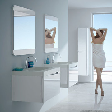 CODE DOUBLE VANITY BATHROOM. WHITE