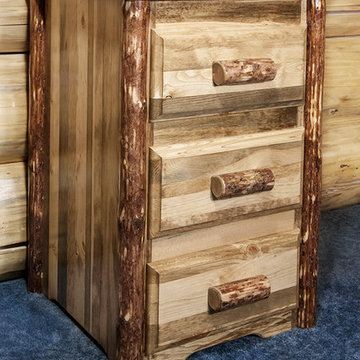 Glacier Country Collection Nightstand w/ 3 Drawers
