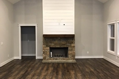 Arts and crafts living room photo in Birmingham