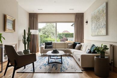 Design ideas for a modern living room in London.