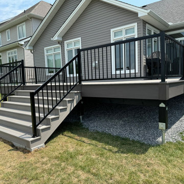 Picketing Deck Railing