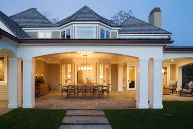 Inspiration for a timeless patio remodel in Orange County