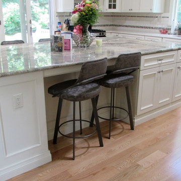 Island With Seating