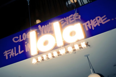 NEONMONKI x lola Afterwork - Neon LED Leuchtschild Event Marken Set Design Party