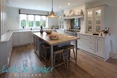 This is an example of a traditional kitchen in Cheshire.