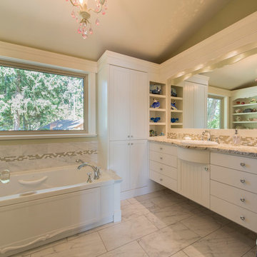 Thetis Island Oceanfront Home