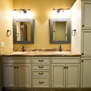 Maple cabinets in macadamia with chocolate glaze and undermount sinks