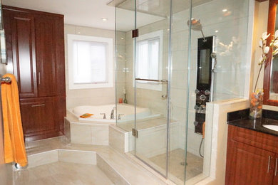 Example of a bathroom design in Toronto