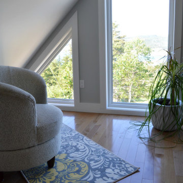 Bambury's Hillside Chalet - Loft Reading Nook