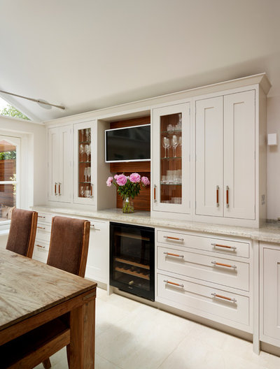 Contemporary Kitchen by Davonport