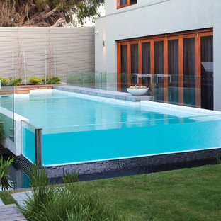 メルボルンのコンテンポラリースタイルのおしゃれな地上設置型プールの写真