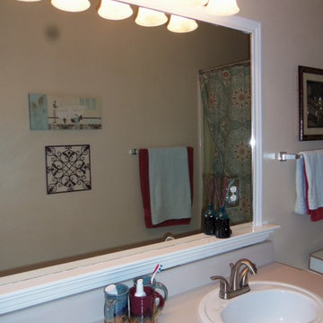 Pottery mugs used as containers, towel colors from curtain