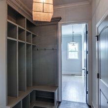 Entryway bench