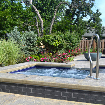 Geometric Pool in Elmhurst, IL