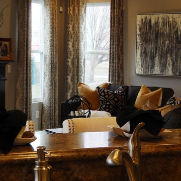 Shadow Creek Farms, Black & Gold