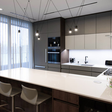 Warm & Dark Leicht Kitchen