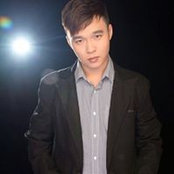 Joshua Han's photo