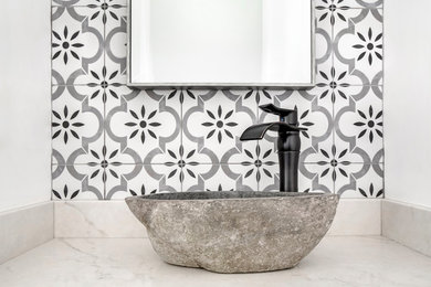 Trendy powder room photo in Toronto