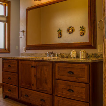 Rosholt Rustic Cherry Vanity 14175