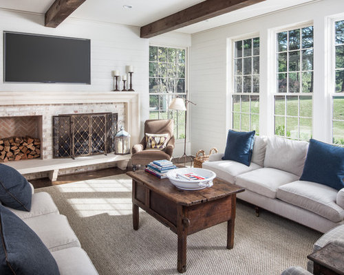 Living Room Design Ideas, Remodels & Photos with Dark Hardwood Floors
