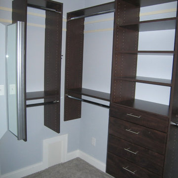 Walk-in bedroom closets (chocolate pear)