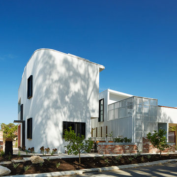 GEN Y - STEP HOUSE