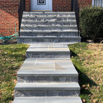 Solid One Piece Thermal Flagstone Step with Natural Stone Veneer