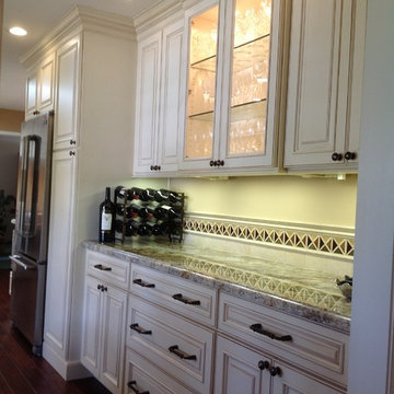 Traditional White Saratoga Kitchen