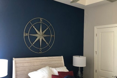 Bedroom - modern bedroom idea in Miami