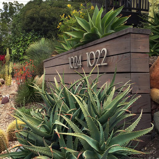 Idées déco pour un petit jardin avant contemporain avec une exposition ensoleillée.