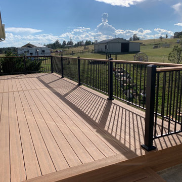 Traditional Composite Deck With Maintenance-Free Railing