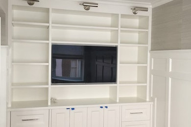 Inspiration for a contemporary home office remodel in Chicago