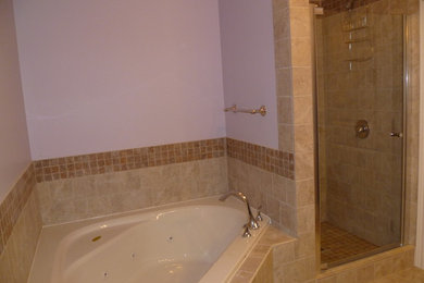 Example of a classic bathroom design in Toronto