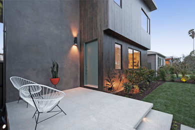 Inspiration for a contemporary patio remodel in Los Angeles