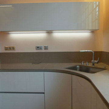 Cuisine avec plan de travail en quartz Silestone Toffee